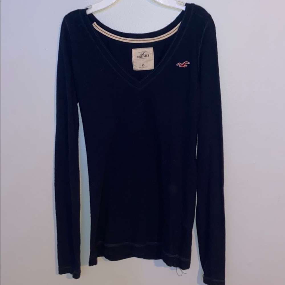 navy/black hollister shirt